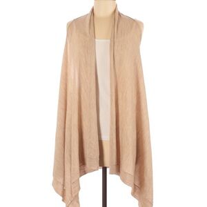 BCBGMAXAZRIA size M beige / tan wool sweater in excellent condition